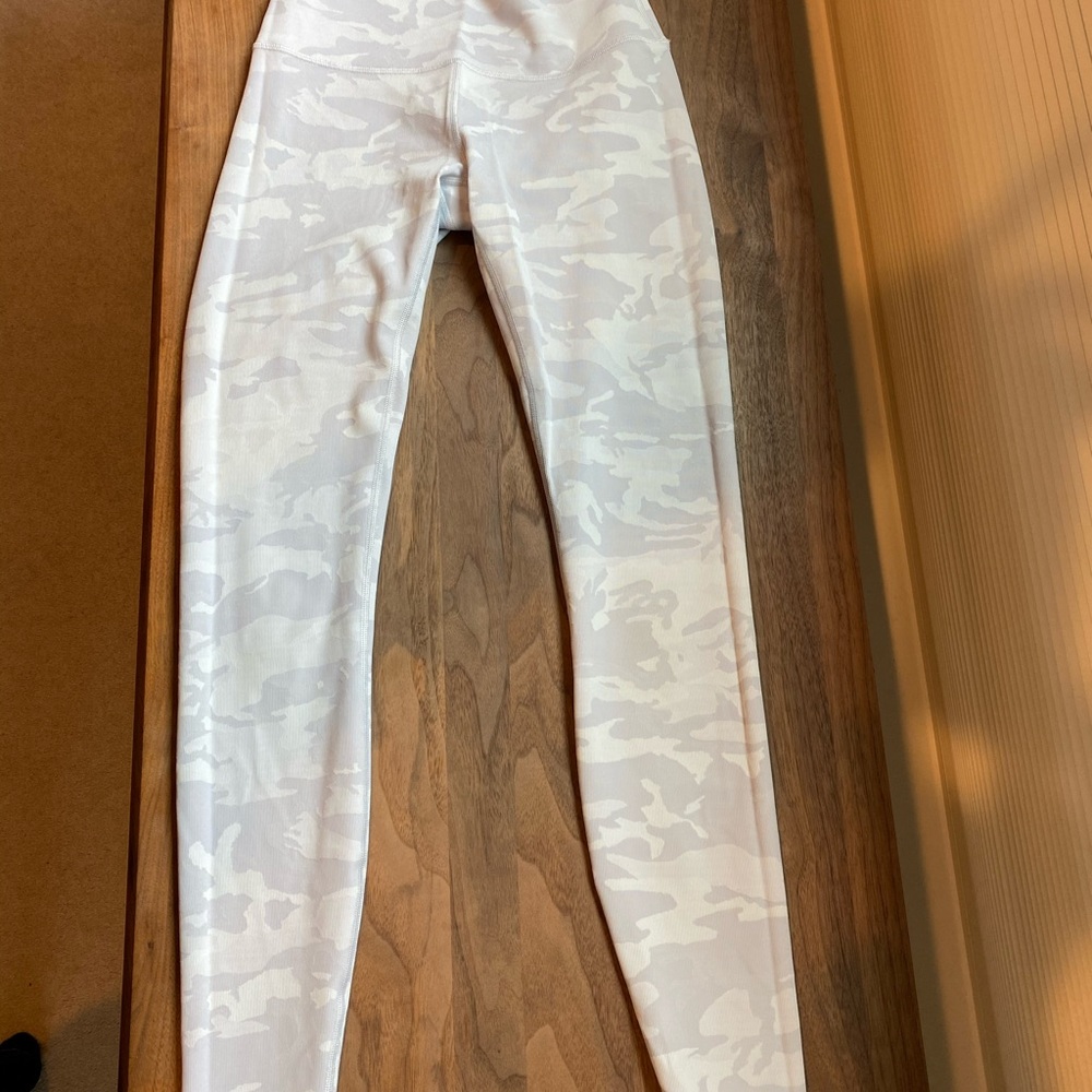 Lululemon wunder under white camo leggings